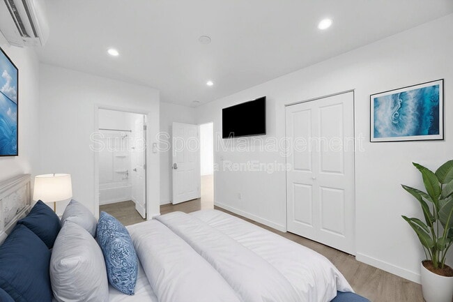 Photo - 570 N Cambridge St Townhome