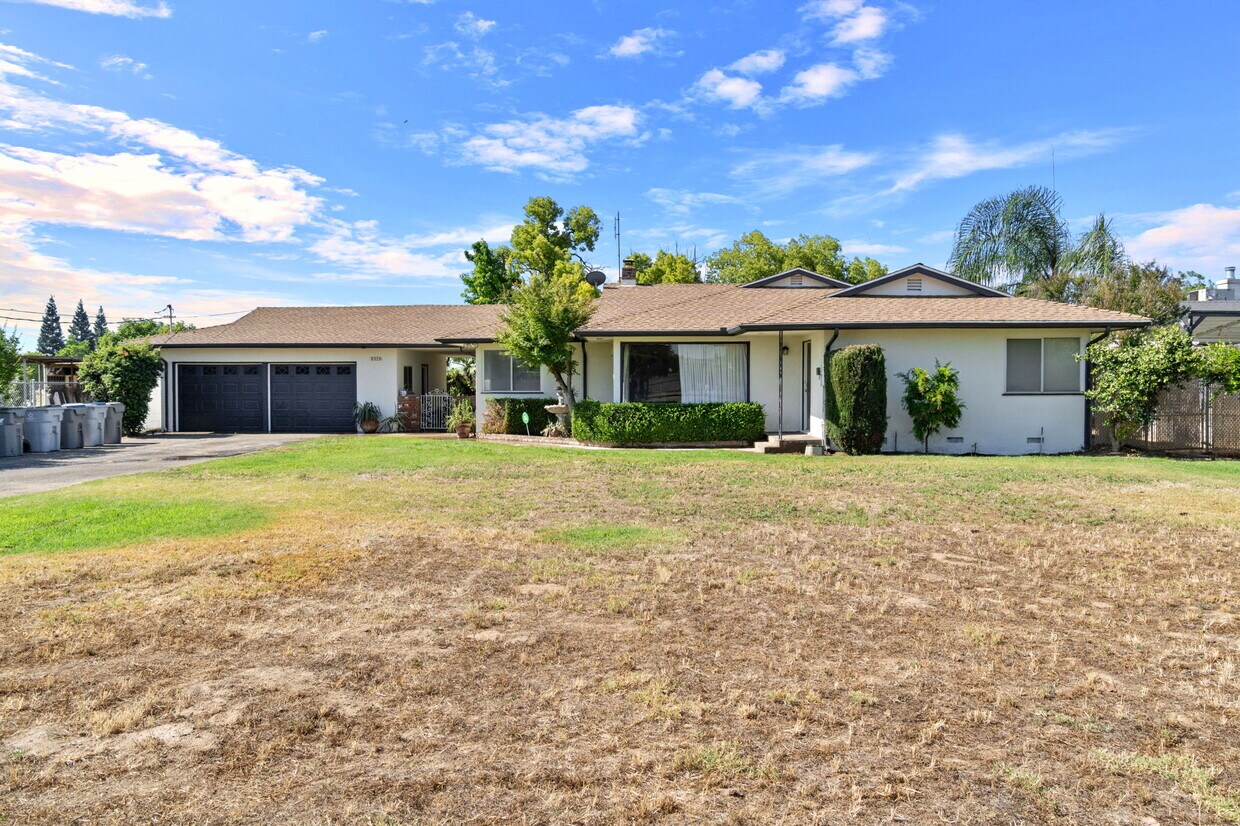 Primary Photo - 5529 W McKinley Ave