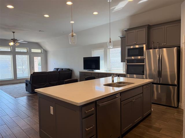 Foto del edificio - 2421 Stella Ln