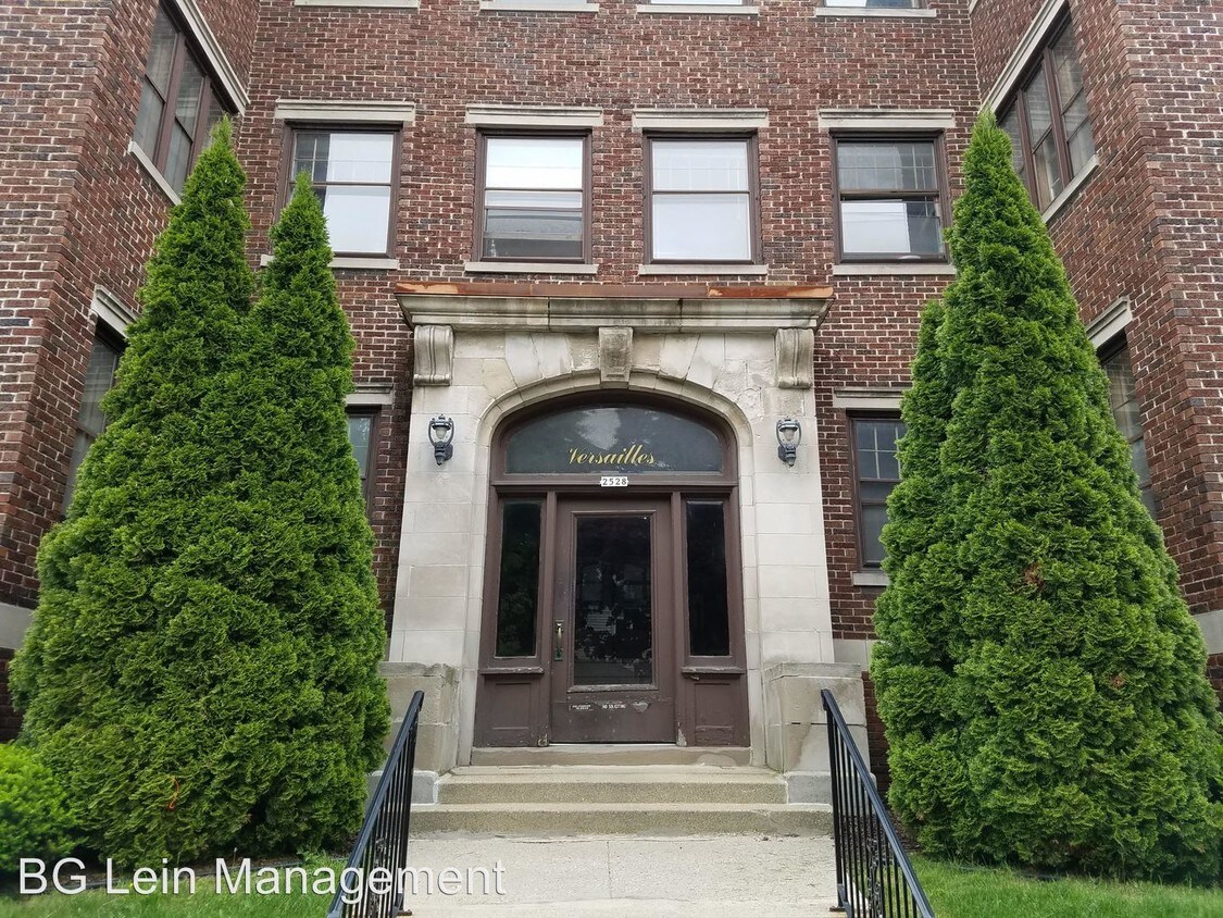 Primary Photo - 2528 N Maryland Ave