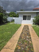 Building Photo - 445 NW 125th St