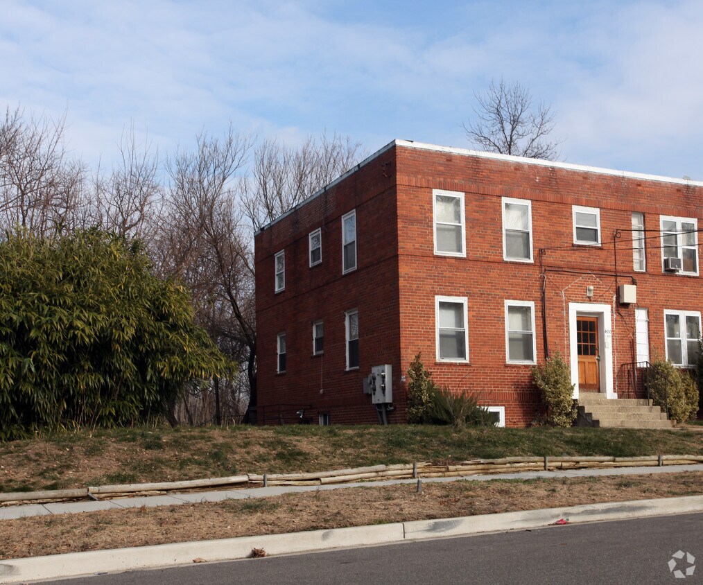 Building Photo - 404 Mellon St SE