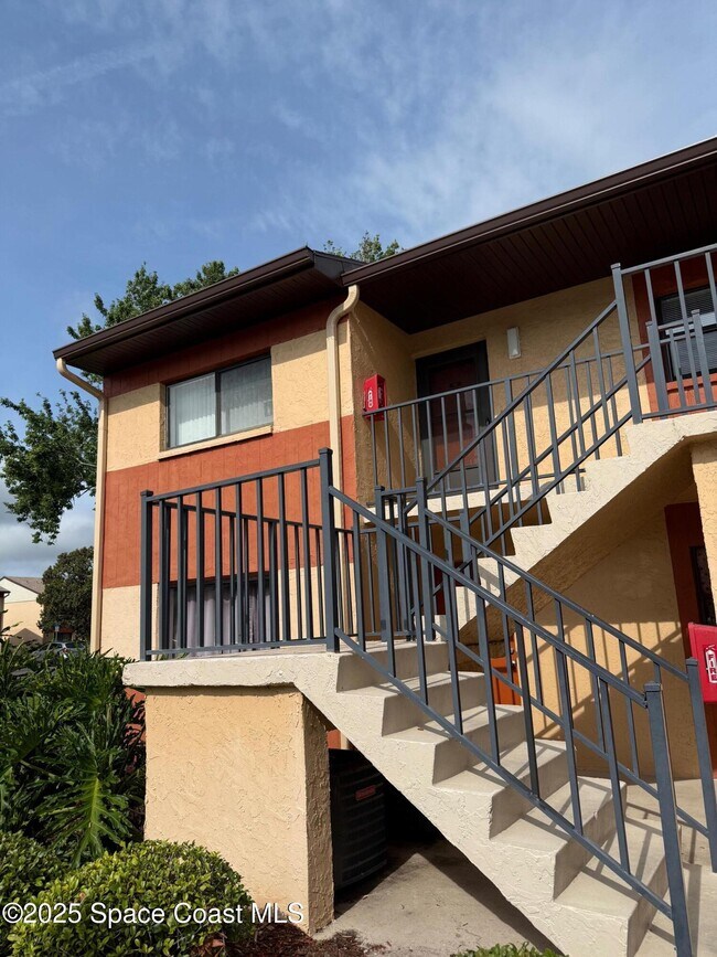 Foto del edificio - 2334 Golf Lake Cir