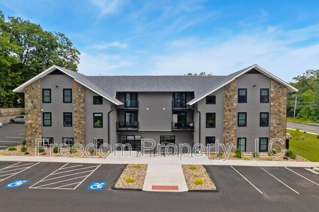 Foto del edificio - 969 Hopmeadow St