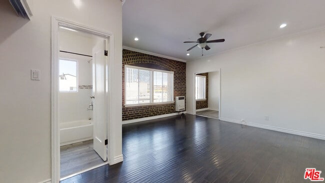 Building Photo - 738 New Hampshire Ave