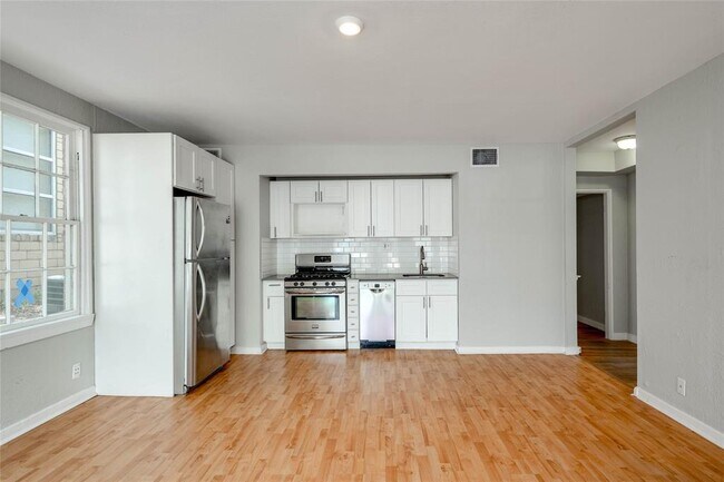 Foto del edificio - 807 W 12th St
