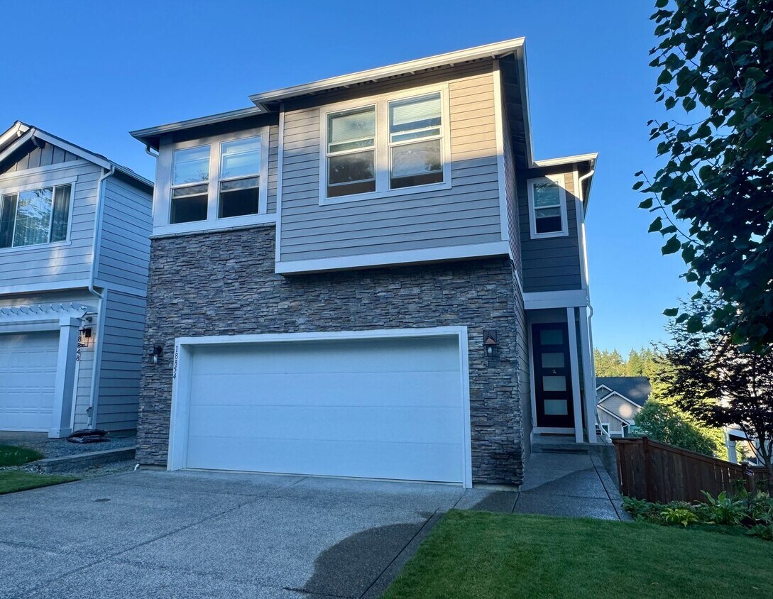 Foto principal - Modern 3bd home in Renton