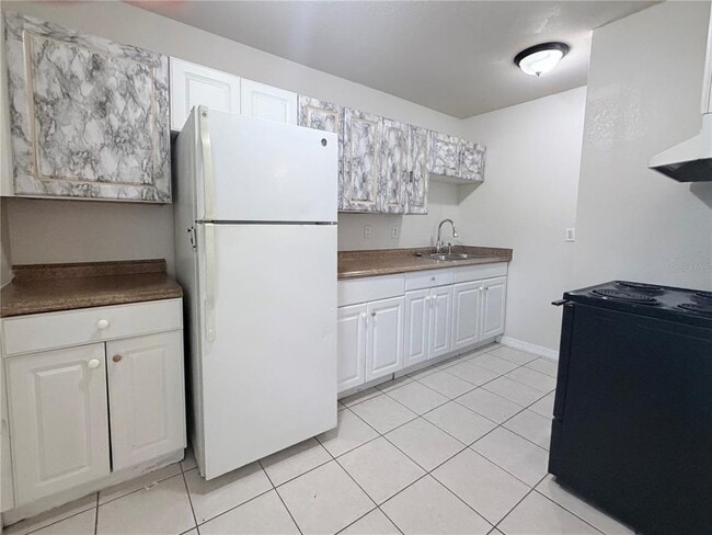 Building Photo - 507 Twin Pines Ln