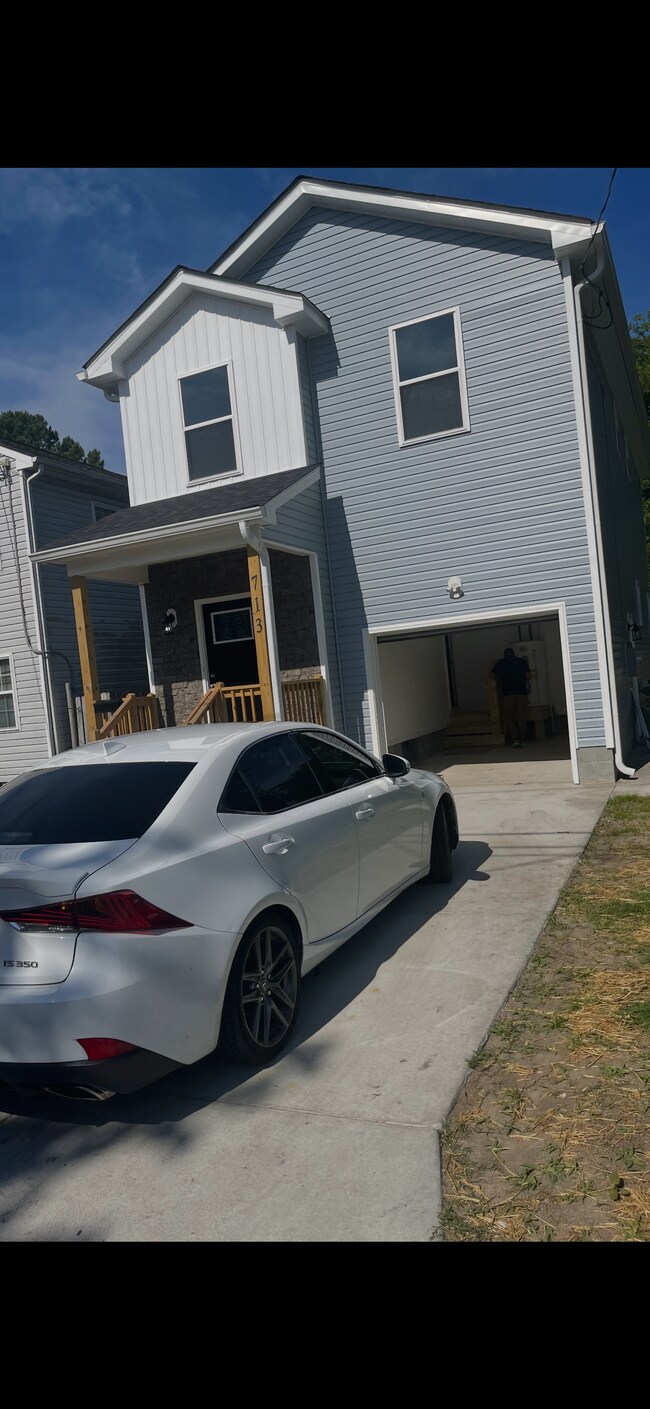 Foto del edificio - 713 Hemlock Ave