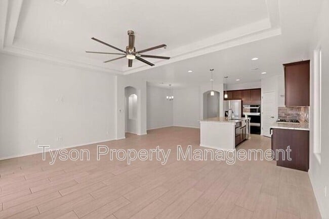 Foto del edificio - 247 Needle Ave SW