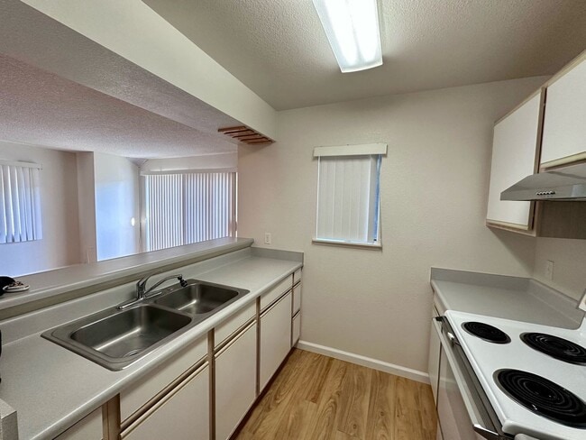 Foto del edificio - For Rent - [Hillsdale] 95-1195 Makaikai St...