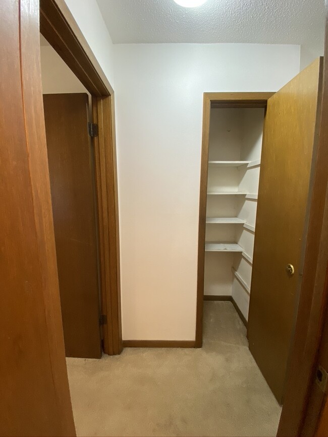 Linen Closet - 530 N Dubuque St