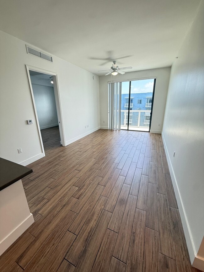 Foto del edificio - 2122 NE 170th St