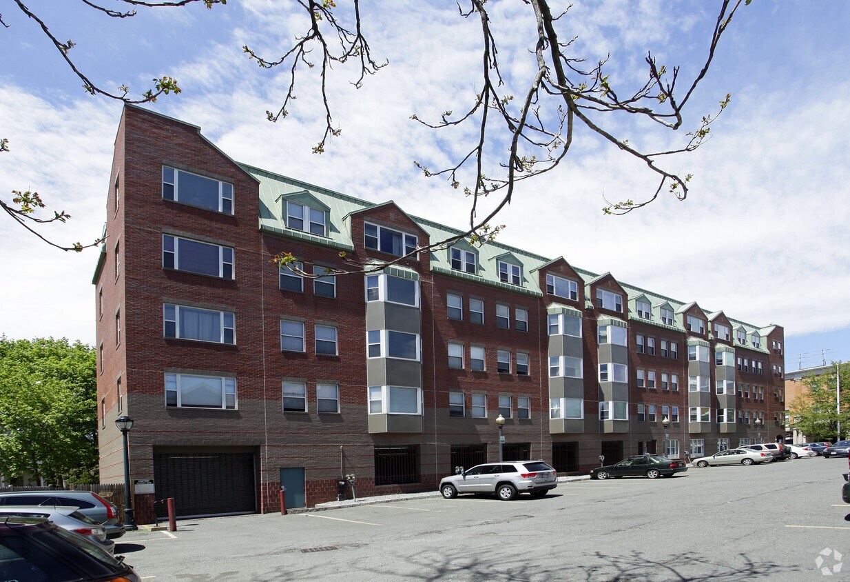 Essex House Apartments Salem, MA