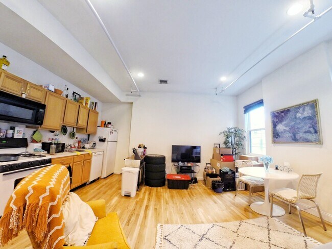 Building Photo - 62 4th St