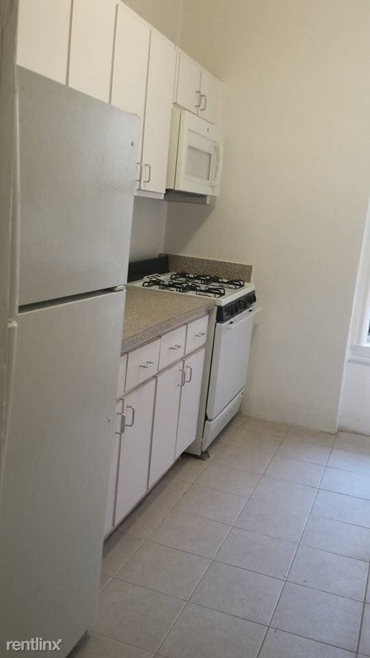 Building Photo - 307 Martense St