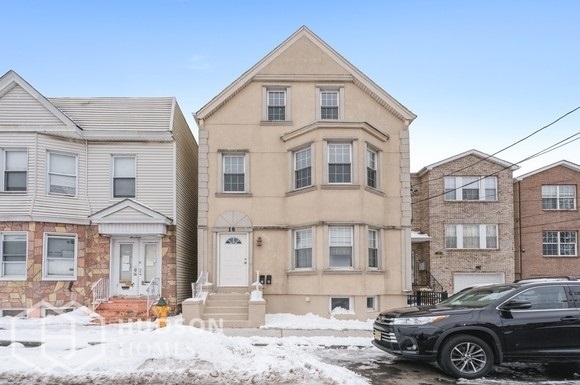 Primary Photo - 16 Dassing Ave