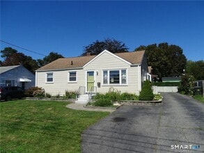 Building Photo - 15 Bayshore Dr