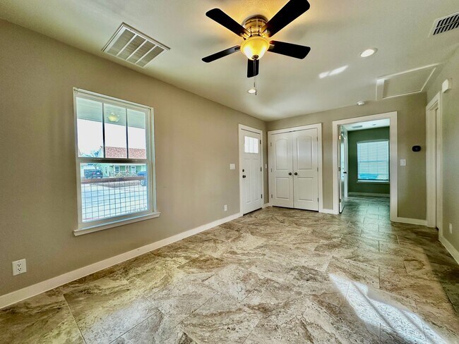 Foto del edificio - 1 Bedroom Riverside Bungalow