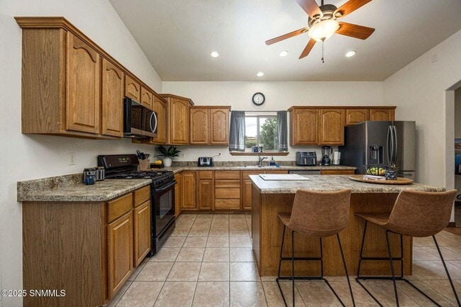 Building Photo - 4165 Mojave Dr