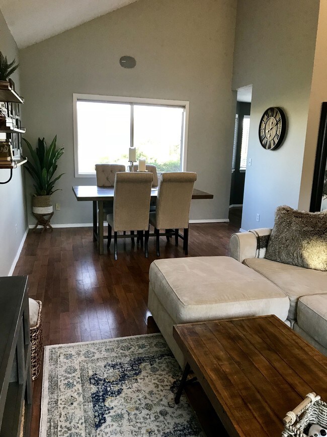 Foto del edificio - 17948 NW Deerfield Dr