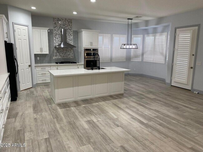 Building Photo - 18208 W La Mirada Dr