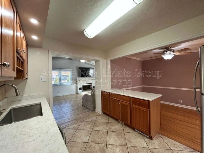 Building Photo - 7045 Holly Hills Ave