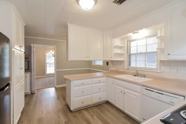 Building Photo - 3 Bedroom on Ramsey Rd