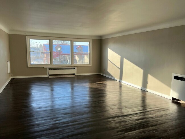 Foto del edificio - 20934 Van Dyke Ave