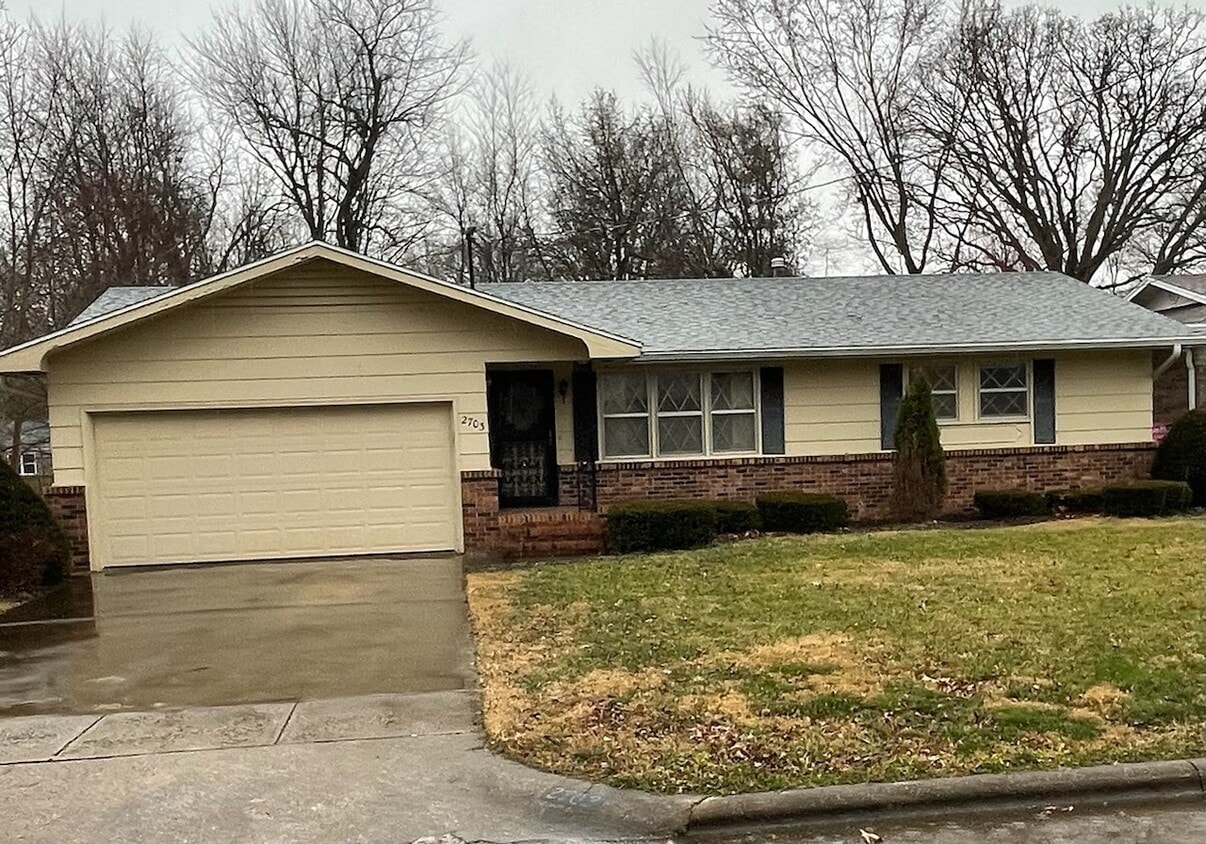 Foto principal - 2703 E Madison St