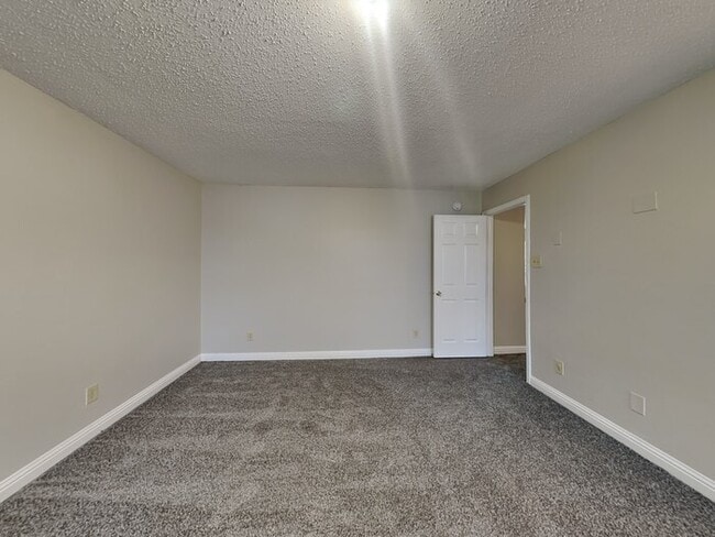 Building Photo - 6517 Apple Branch Ln