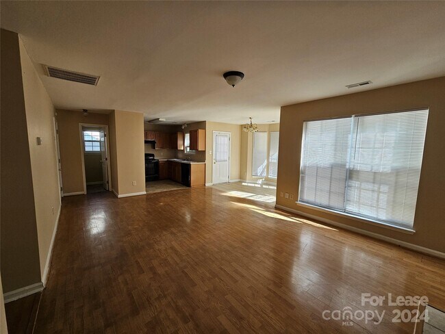Foto del edificio - 3020 Fairglen Rd