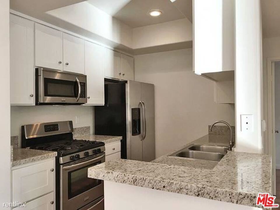 Primary Photo - 2 br, 2 bath Condo - 14430 Benefit St Apt 104