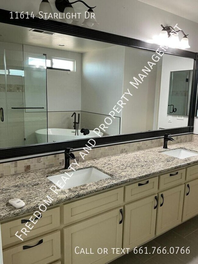 Foto del edificio - 11614 Starlight Dr