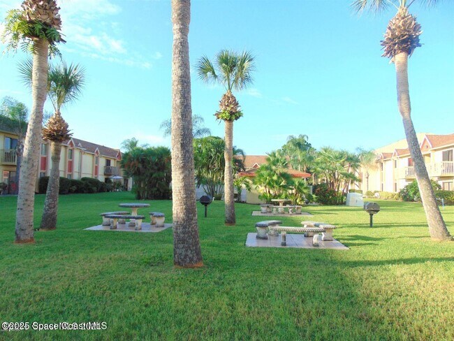 Foto del edificio - 2190 Forest Knoll Dr NE