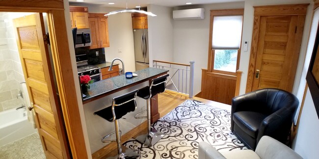 Living Space - 139 Bryant St