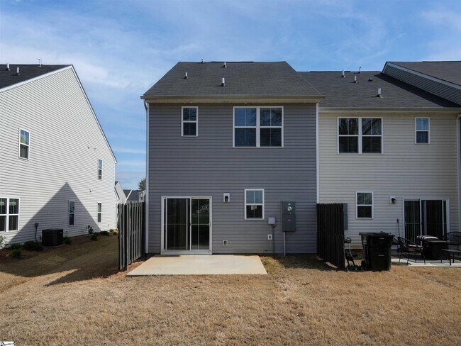 Building Photo - 221 Hipps Crossing Dr