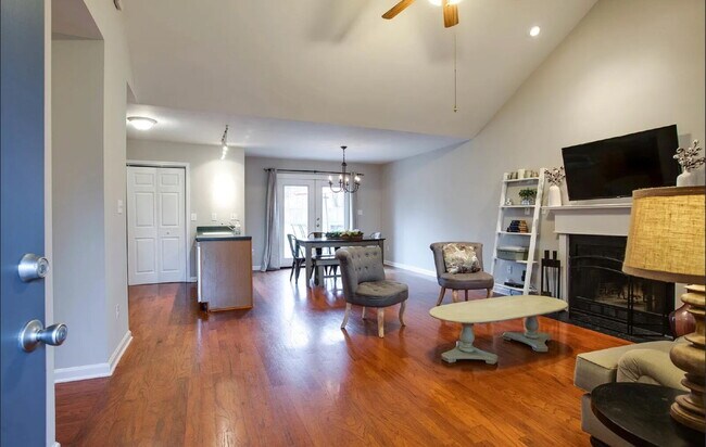 Photo - 1713 Greenwood Ave Apartment