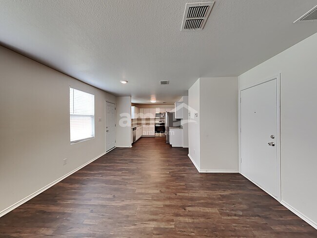 Foto del edificio - 8307 River Bluffs Dr