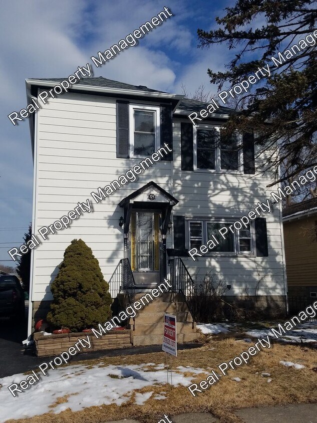 Primary Photo - Updated second story 2 Bedroom Apartment