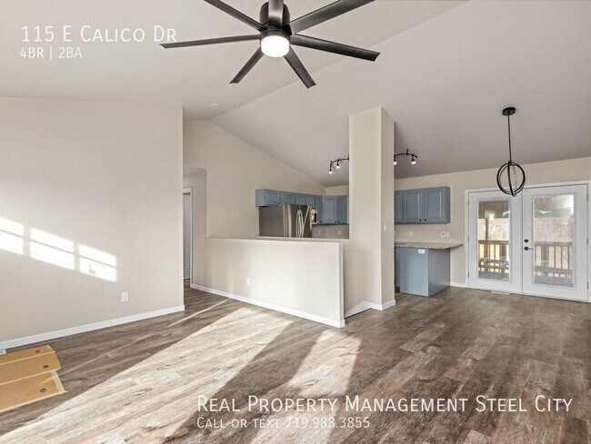 Foto del edificio - Recently Renovated Large 4 Bedroom Home