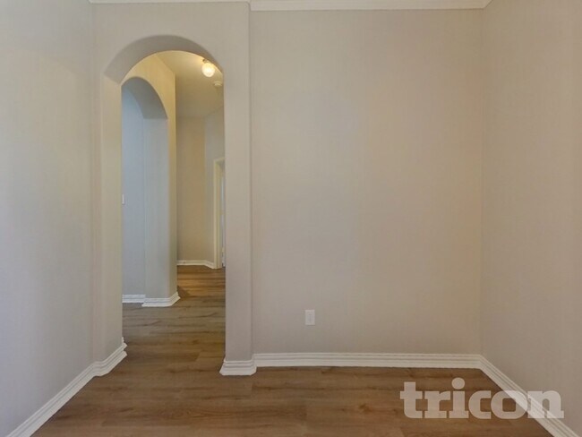 Building Photo - 7814 Longbow Ln