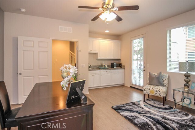 Building Photo - 1331 Groveside Way