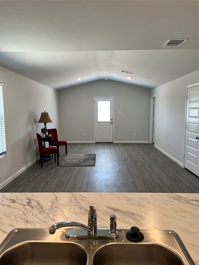 Building Photo - 1266 Rd 5720