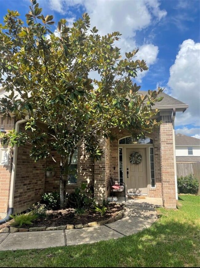 Building Photo - 21615 Falvel Sunset Ct
