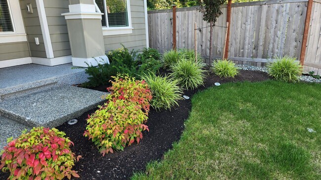 Building Photo - Contemporary 3 Bed 2.5 bath home in Wyndha...