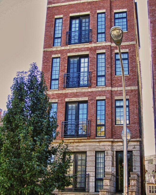 Foto del edificio - 1314 North Wicker Park Avenue