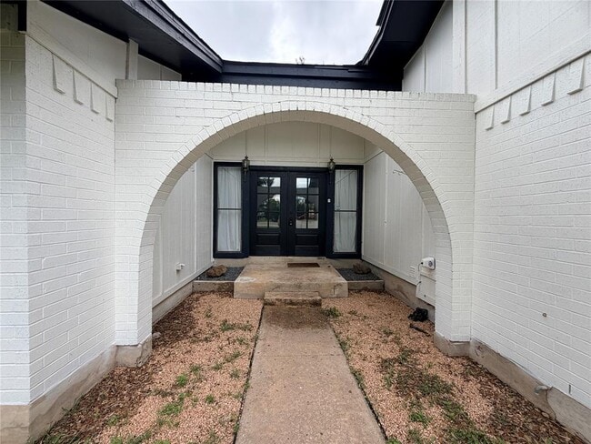 Building Photo - 115 Spanish Oak Cir