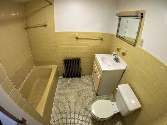 Building Photo - 88 Wenham St