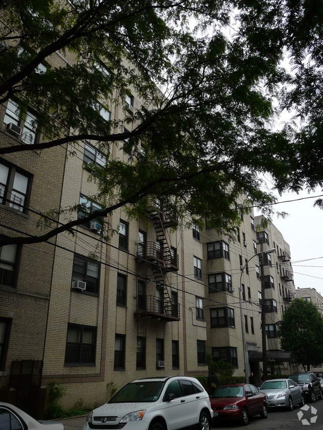 Building Photo - Park Ash